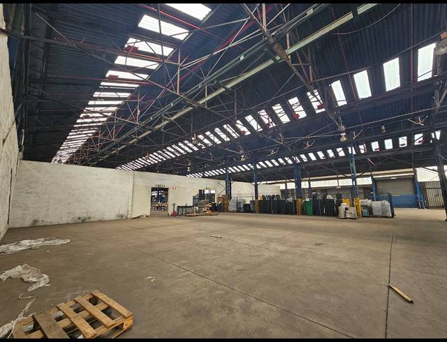 4,113M² WAREHOUSE TO LET IN TUNNEY